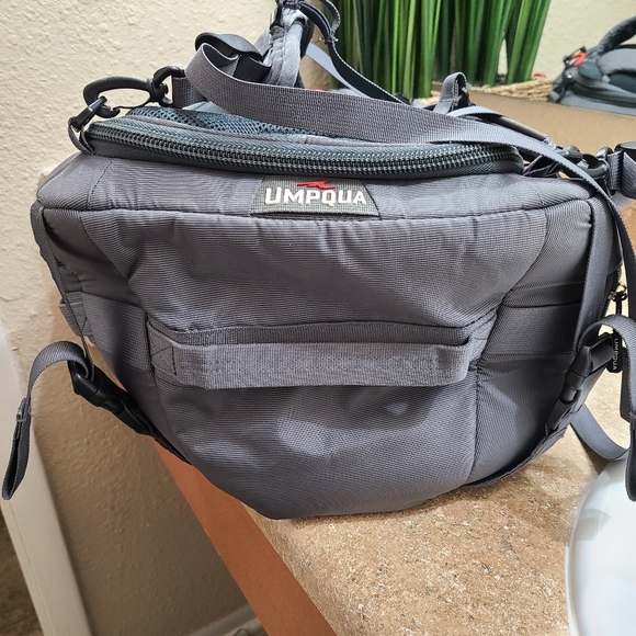 Umpqua Deadline 3500 Wet Dry Multi Purpose Duffle Bag Fly Fishing - Picture 13 of 13